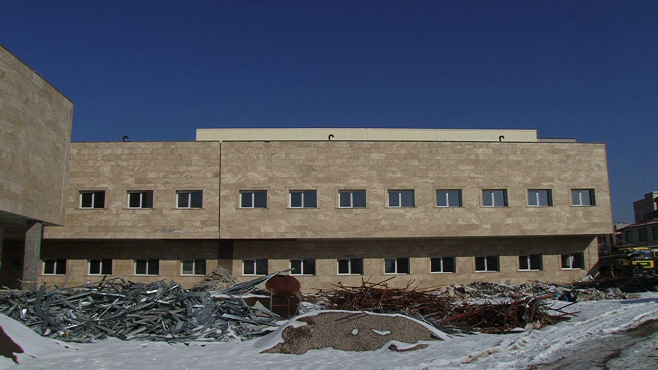 بیمارستان ناتمام سینای مراغه منتظر تخصیص اعتبار