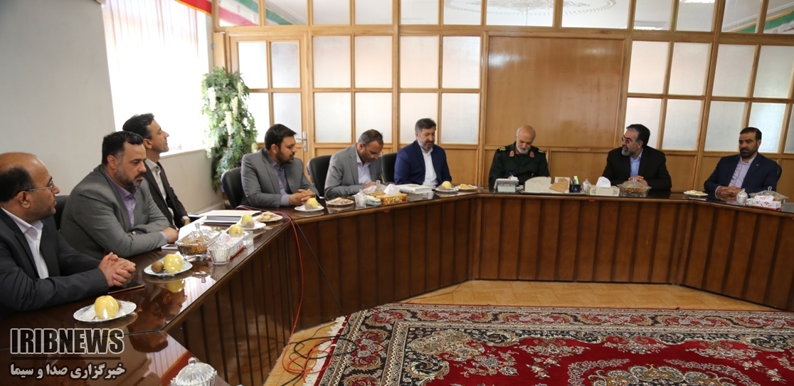 سپاه و صدا و سیما همگام با یکدیگر در عرصه مقابله با جنگ های سخت و نرم سپاه و صدا و سیما همگام با یکدیگر در عرصه مقابله با جنگ های سخت و نرم