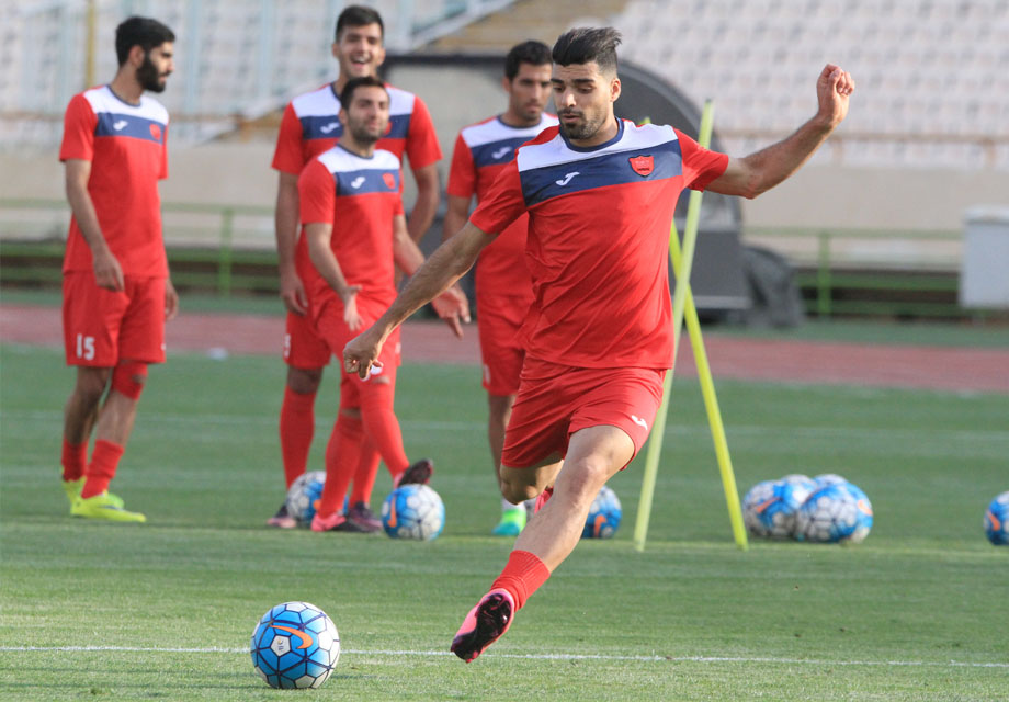 فوتبال شش به شش، برنامه تمرین دوشنبه سرخپوشان