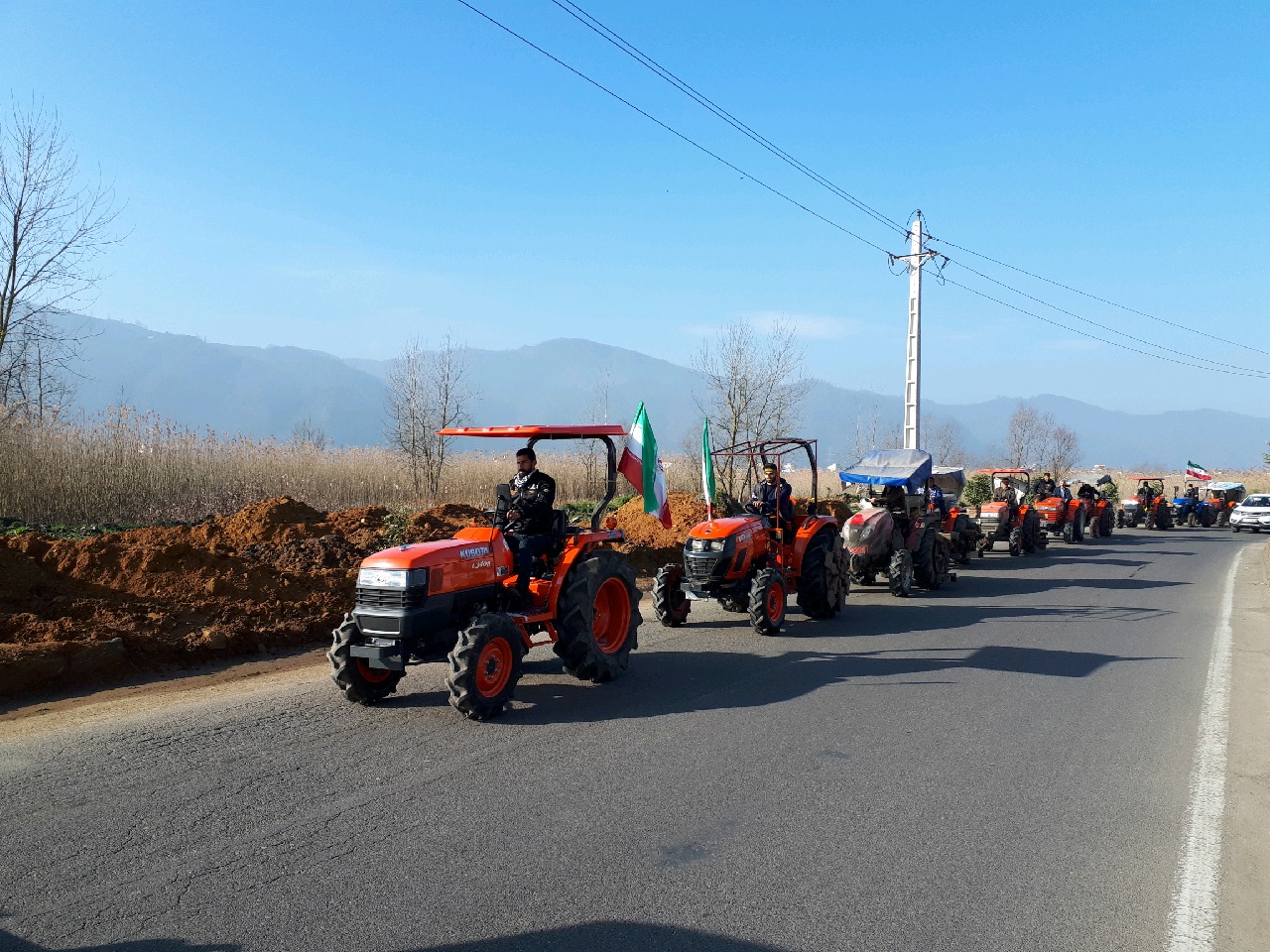 رژه تراکتورها در لنگرود