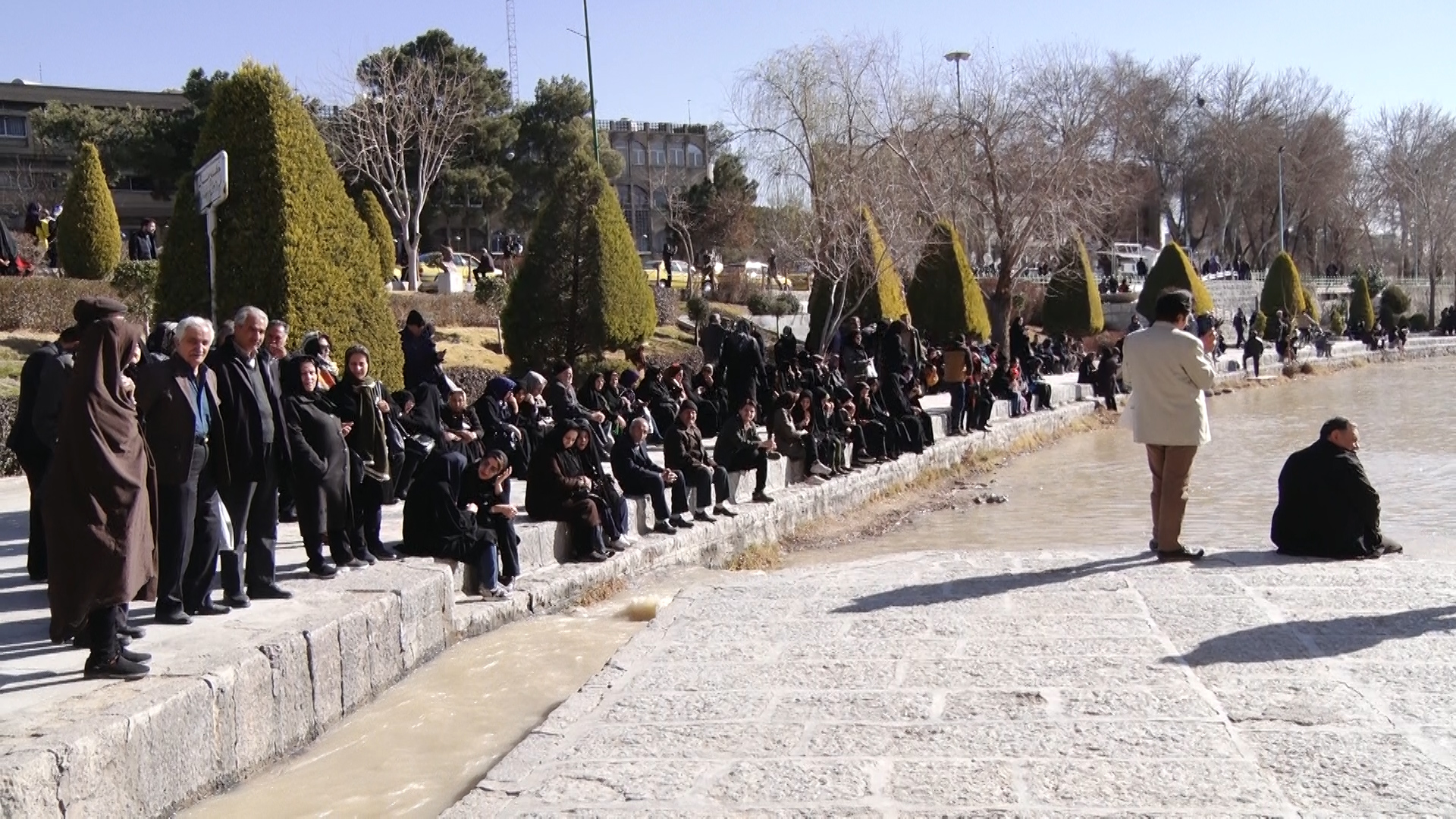 زاینده رود من کو؟(خبر در حال بارگذاری) زاینده رود من کو؟(خبر در حال بارگذاری)