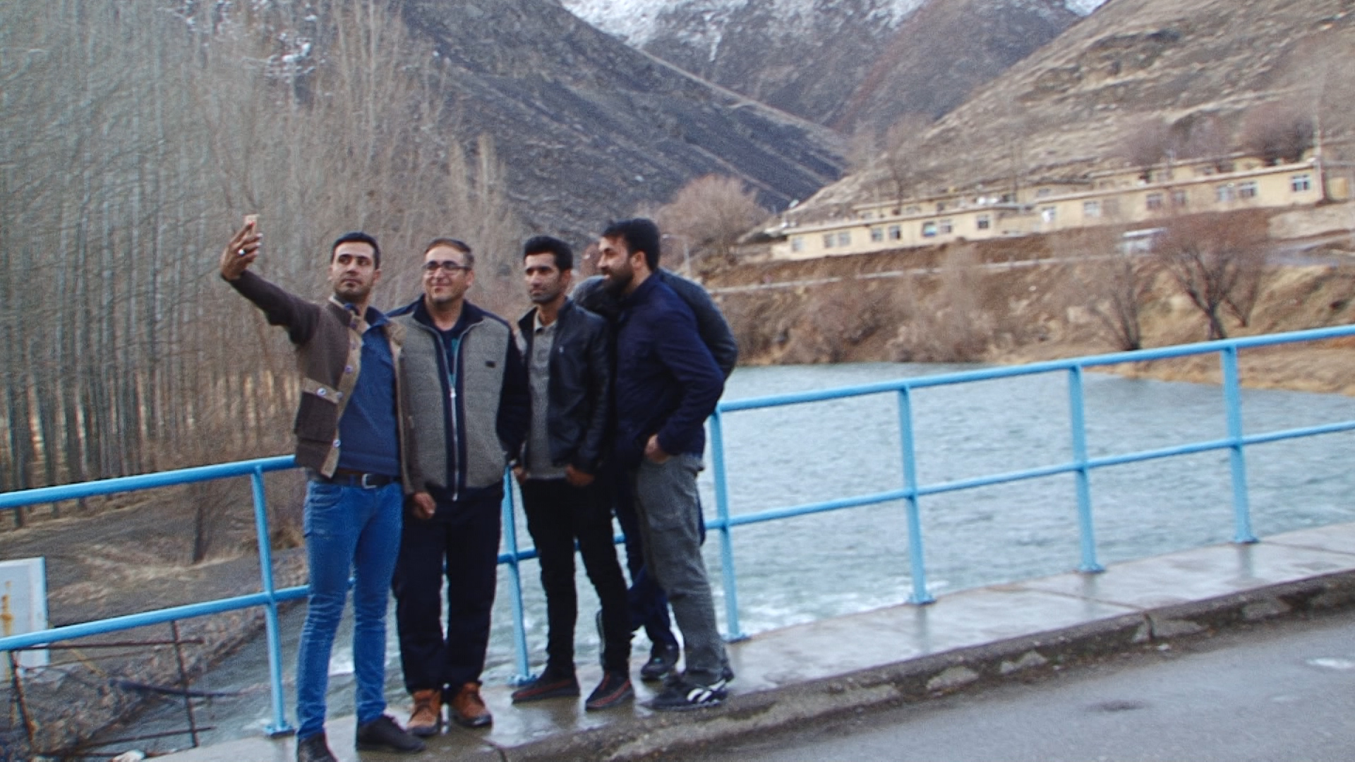 زاینده رود من کو؟(خبر در حال بارگذاری) زاینده رود من کو؟(خبر در حال بارگذاری)