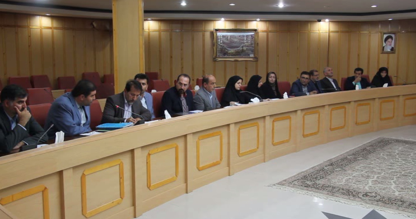 انتقاد استاندار از زمین فروشی شرکت های بزرگ