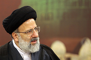 روشنفکر واقعی به استقلال کشور می‌اندیشد