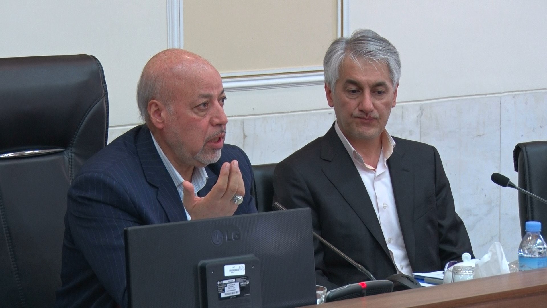 توجه به موضوع صرفه جویی در مصرف آب توجه به موضوع صرفه جویی در مصرف آب