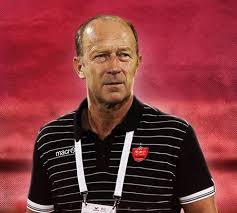 با دروغ می&zwnj;خواهند من را از هواداران دور کنند