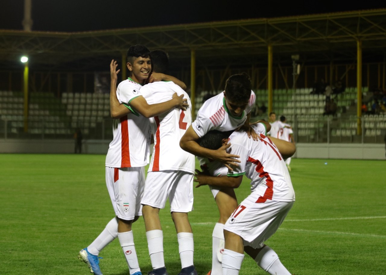 افتخار آفرینی فوتبالیست کردستانی افتخار آفرینی فوتبالیست کردستانی