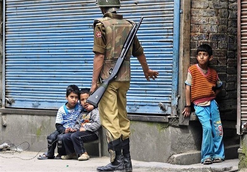 دولت هند منع کامل رفت و آمد در کشمیر وضع کرد دولت هند منع کامل رفت و آمد در کشمیر وضع کرد