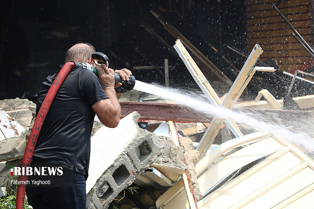 یک جرقه و یک خروار ویرانی