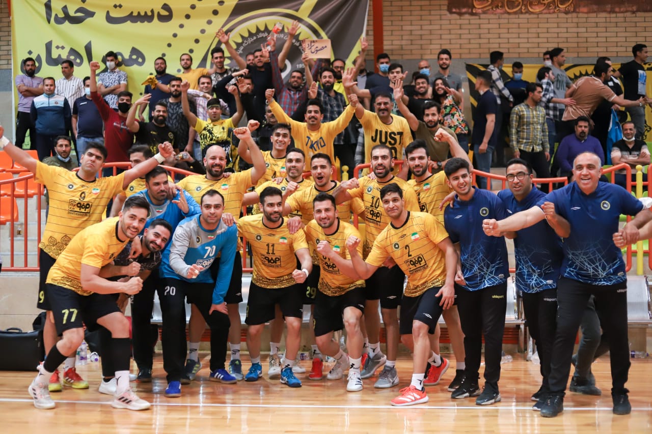 طلایی پوشان سپاهان قهرمان لیگ برتر هندبال ایران
