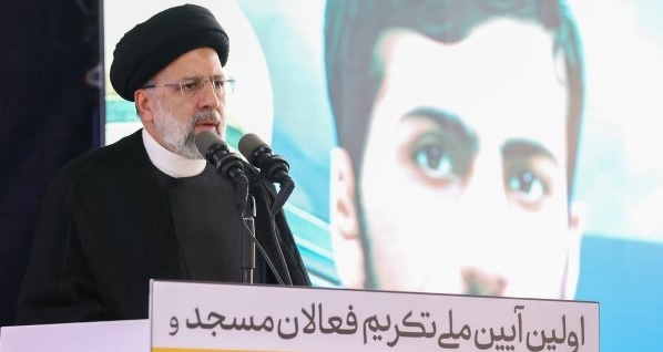 افراد اهل مسجد، آماده خطر کردن و ایستادگی برای اجرای عدالت هستند افراد اهل مسجد، آماده خطر کردن و ایستادگی برای اجرای عدالت هستند