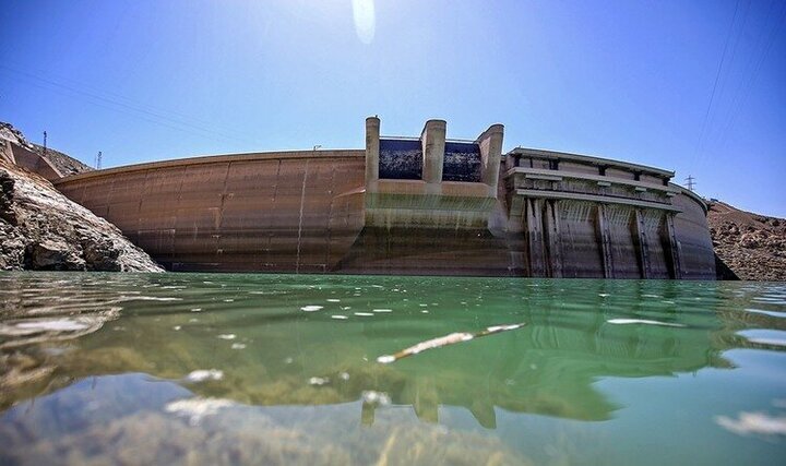 **** ۸۹ درصد مخزن سد زاینده رود خالی است/ خروج نیروگاه سد زاینده رود از مدار تولید