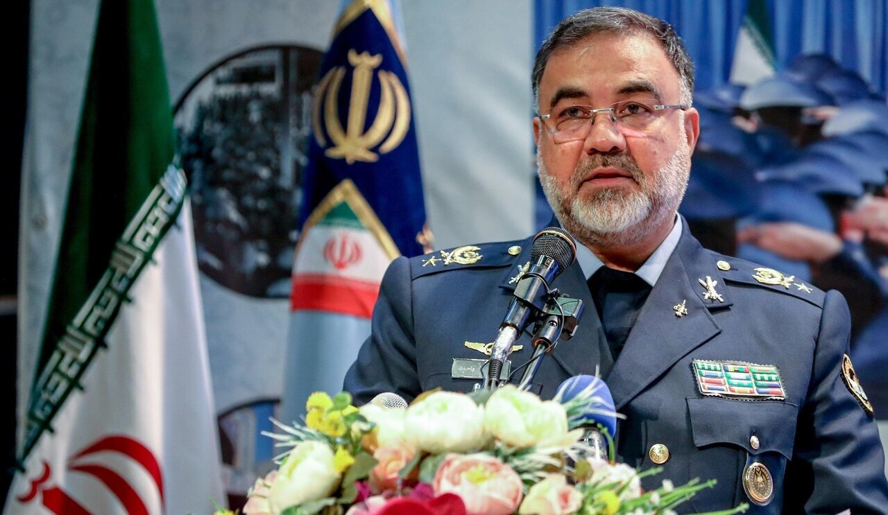 *** برای دفاع از ایران و اجرای تدابیر فرمانده کل قوا آمادهایم *** برای دفاع از ایران و اجرای تدابیر فرمانده کل قوا آمادهایم