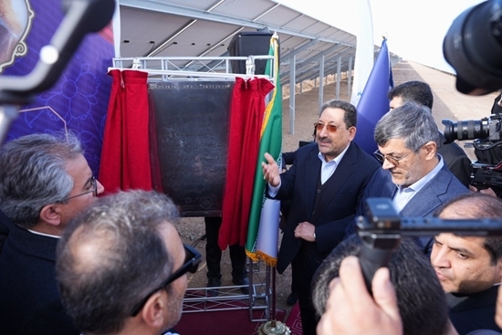 افتتاح بزرگترین نیروگاه خورشیدی استان یزد با حضور وزیر صمت افتتاح بزرگترین نیروگاه خورشیدی استان یزد با حضور وزیر صمت