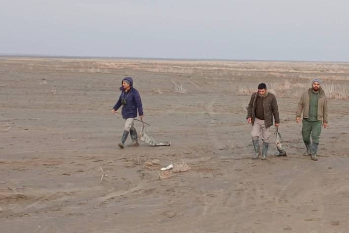 پایش سواحل مشرف به پادگان المهدی در حریم پارک ملی دریاچه ارومیه پایش سواحل مشرف به پادگان المهدی در حریم پارک ملی دریاچه ارومیه