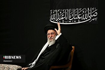 مراسم عزاداری شب عاشورای حسینی (علیه‌السلام) با حضور رهبر انقلاب