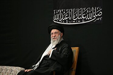 واکنش مردم کیش به حضور رهبر معظم انقلاب اسلامی در مراسم شب عاشورا