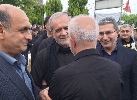 حضور رییس جمهور در مراسم سوم پدر نماینده رشت و خمام در مجلس شورای اسلامی در صومعه سرا