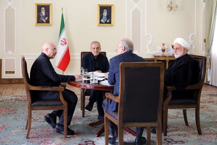 برگزاری جلسه سران قوا به میزبانی رئیس جمهور