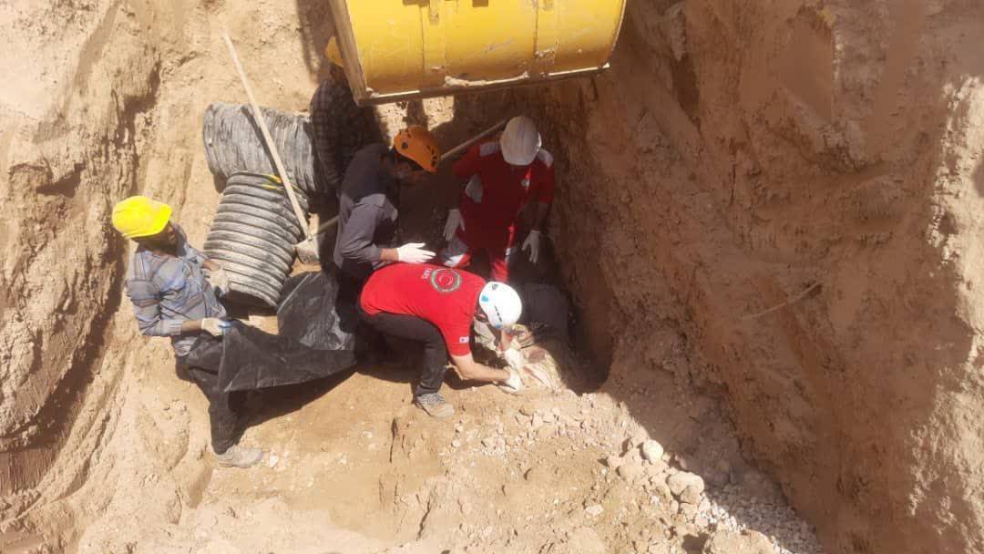 ریزش کانال آب و فاضلاب در داراب با یک کشته