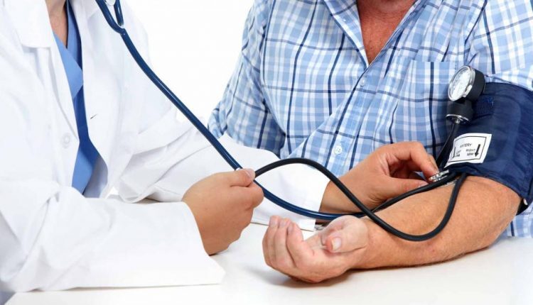 بیش از ۲۶ هزار بیمار دارای پرفشاری خون در دزفول زیر نظر پزشکان و مراقبان سلامت