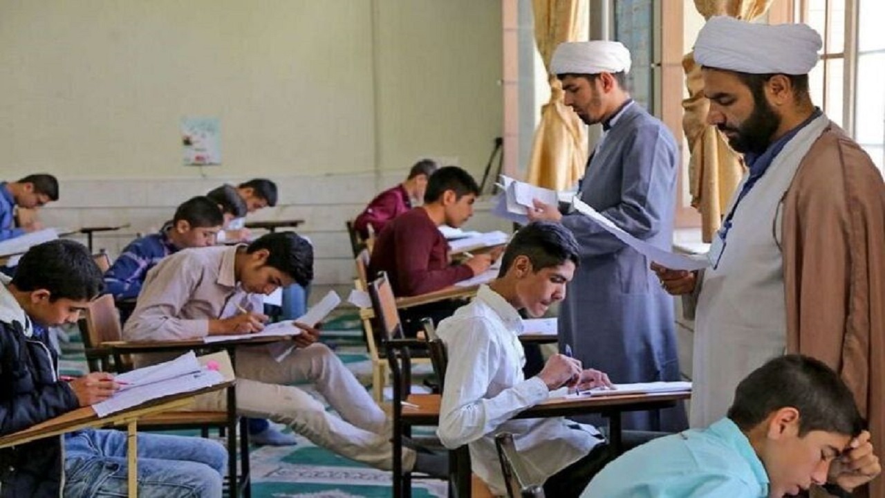 آمادگی ۲۰۰ طلبه برای ورود به مدارس خراسان جنوبی