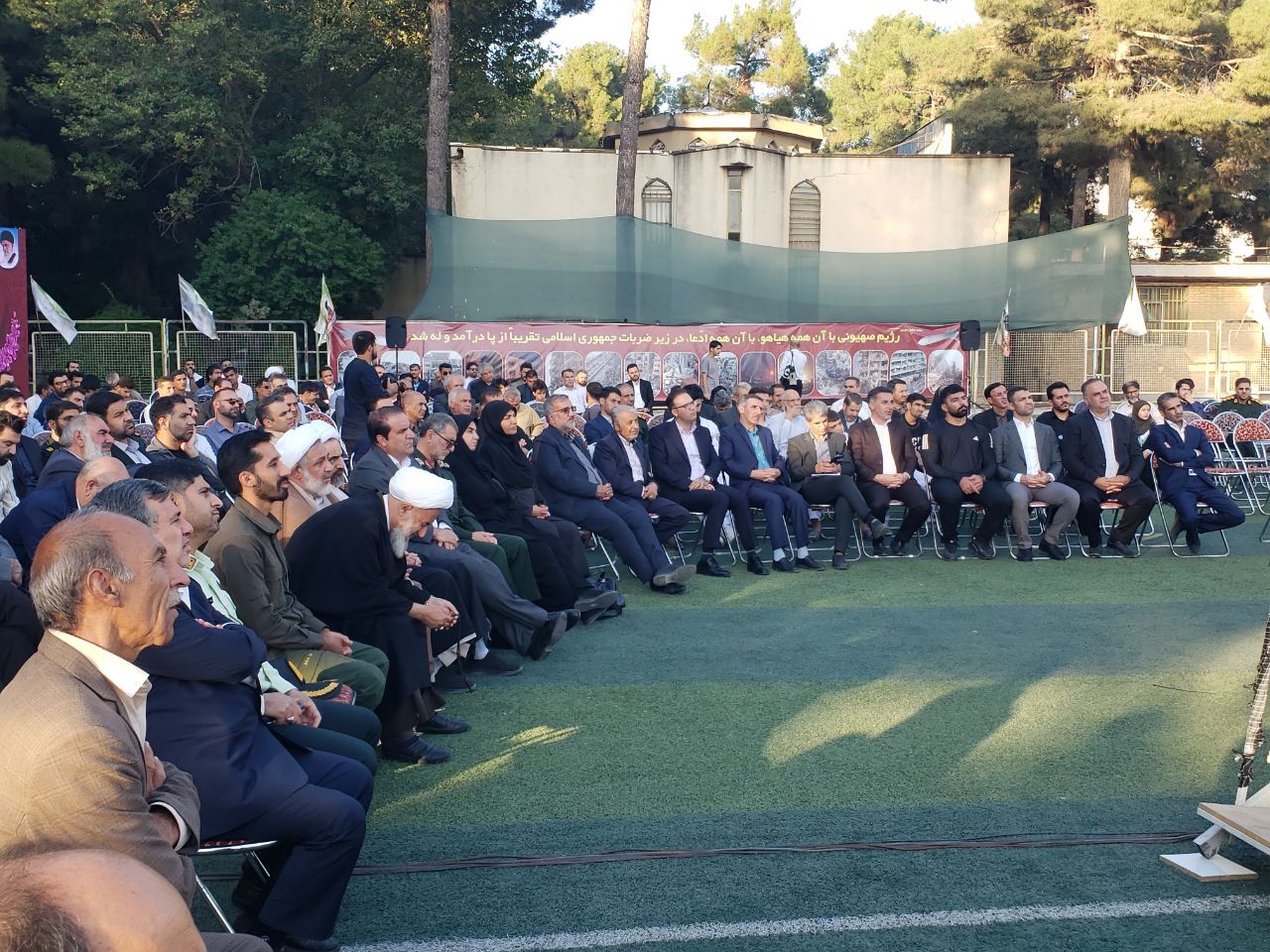 امروز مردم ایلام، میهمان شهدا شدند امروز مردم ایلام، میهمان شهدا شدند