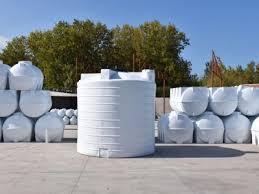 توزیع۱۳۰مخزن پلی اتیلن آب در بین عشایر مسجدسلیمان