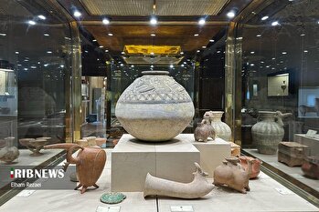 موزهٔ آبگینه و سفالینه‌های ایران