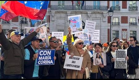 تلاش اپوزیسیون ونزوئلا برای موج‌سواری سیاسی در خارج از مرزها