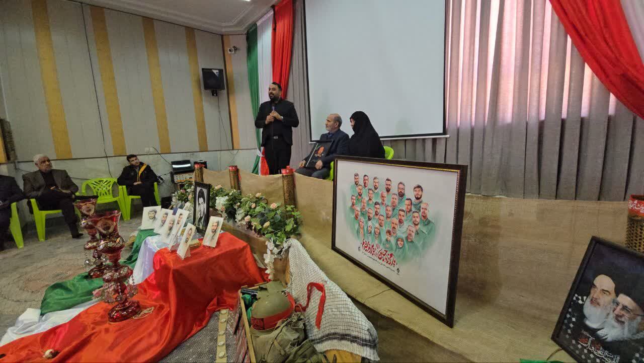 یادواره شهدای دانش آموز با عنوان لاله‌های روشن