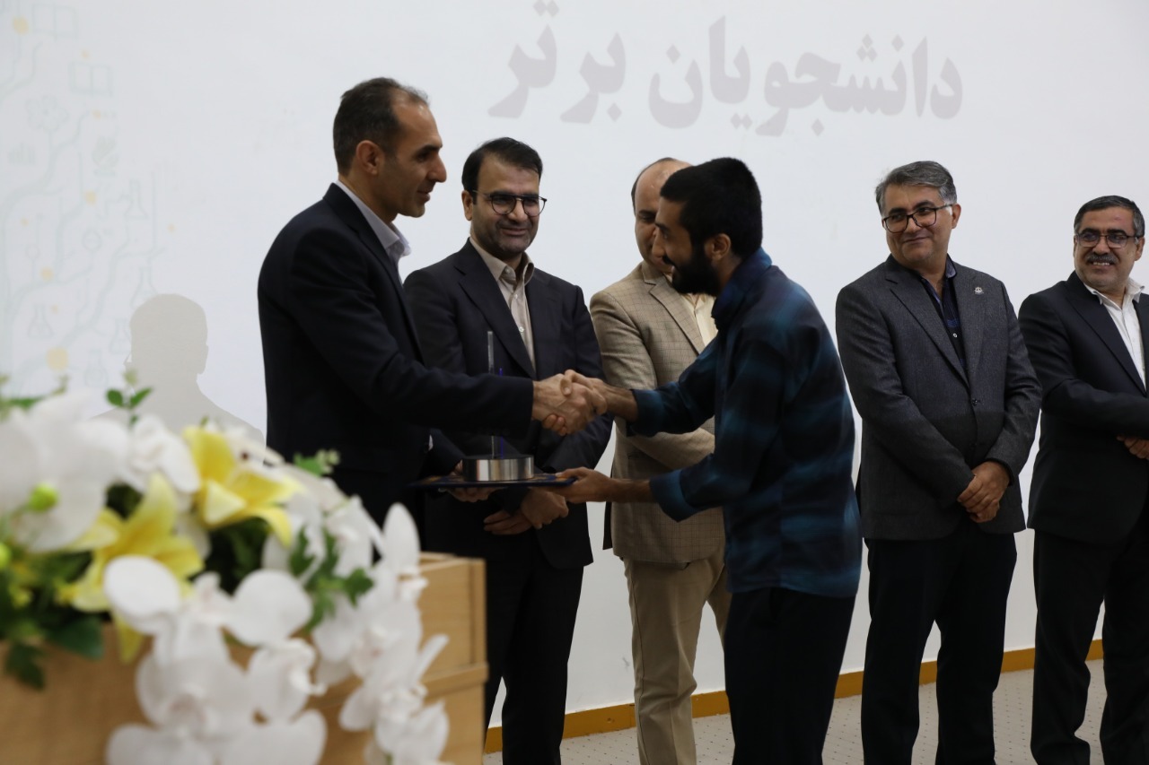 تجلیل از پژوهشگران برتر دانشگاه خلیج فارس بوشهر