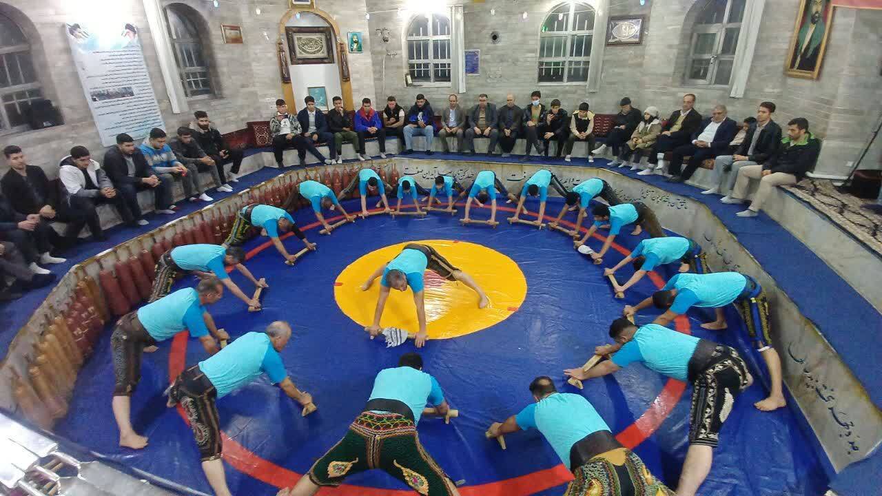 طنین ضرب زورخانه پوریای ولی میاندوآب در هفته بسیج طنین ضرب زورخانه پوریای ولی میاندوآب در هفته بسیج