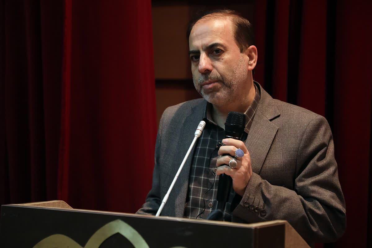 برگزاری نشست علمی کتاب از ایرانمان دفاع میکنیم در قم برگزاری نشست علمی کتاب از ایرانمان دفاع میکنیم در قم